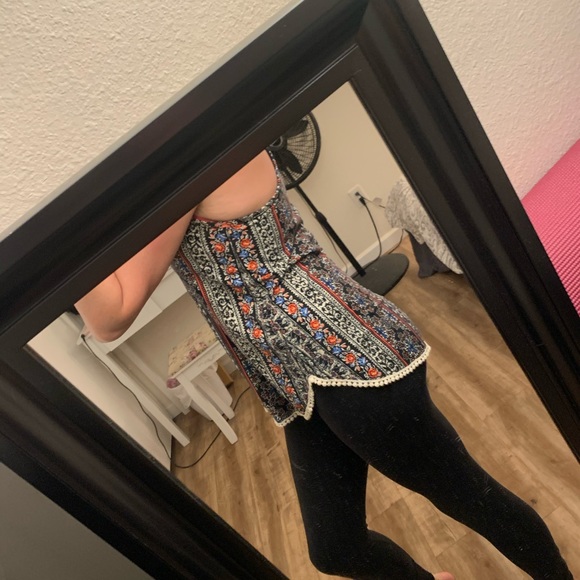 Cute top - Picture 3 of 5